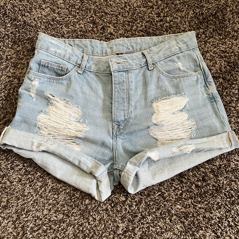 H&M denim shorts size 8 gently used smoke free home